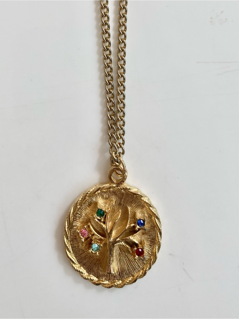 Vintage tree of life gold tone pendant necklace